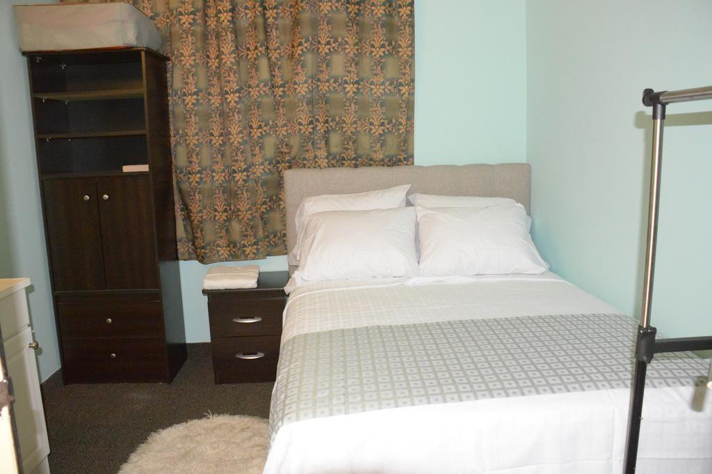 Smile Back B&B Toronto Phòng bức ảnh