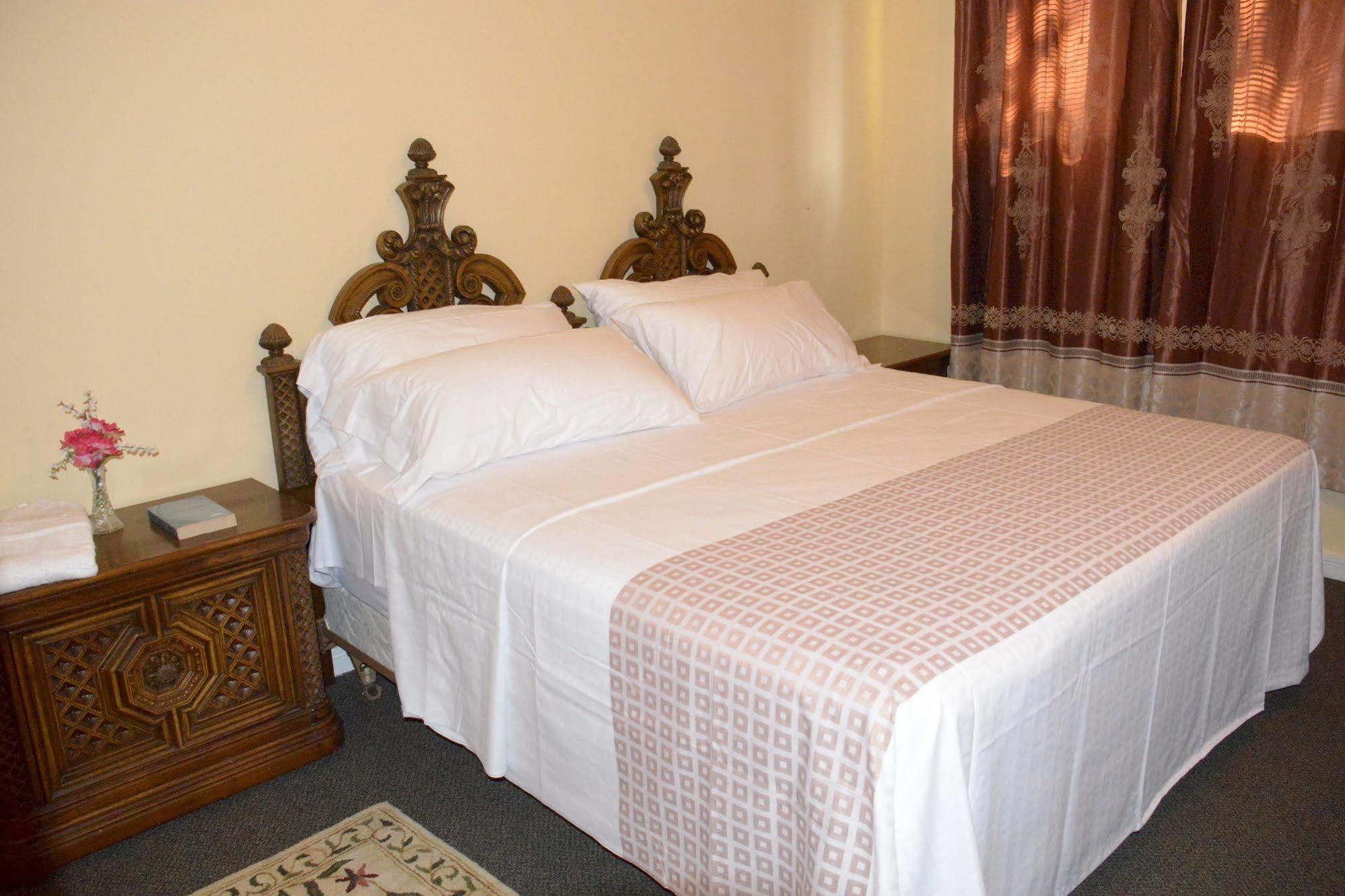 Smile Back B&B Toronto Ngoại thất bức ảnh